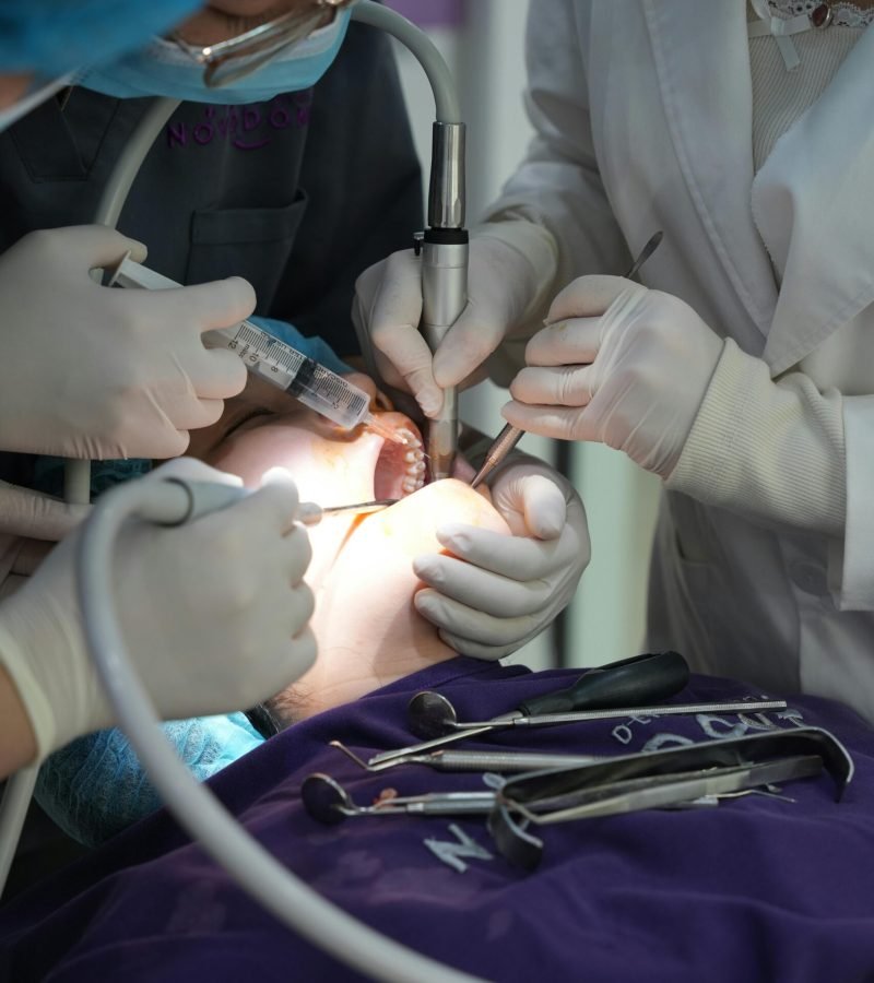 Dr. Carlos Carpio el mejor especialista en endodoncia Arequipa